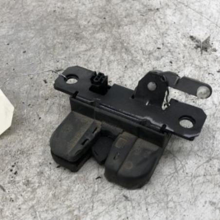 Serrure de hayon VOLKSWAGEN PASSAT 4