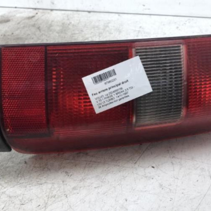 Feu arriere principal droit (feux) VOLVO V 70 1 Feu arriere principal droit (feux) VOLVO V 70 1