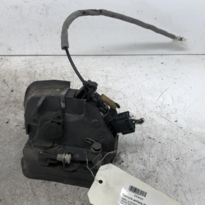 Serrure arriere droit BMW X5 E53 Serrure arriere droit BMW X5 E53