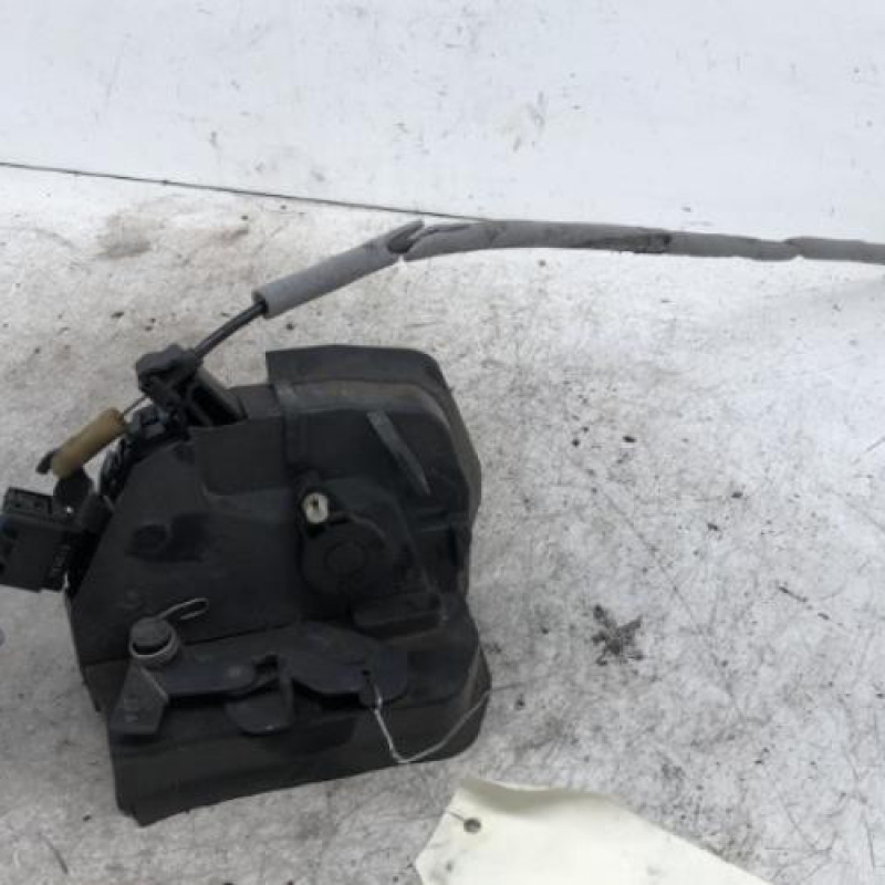 Serrure arriere gauche BMW X5 E53 Serrure arriere gauche BMW X5 E53