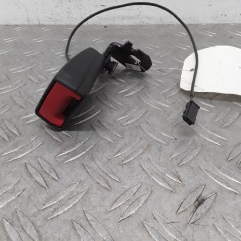 Attache ceinture arriere droit OPEL CORSA E