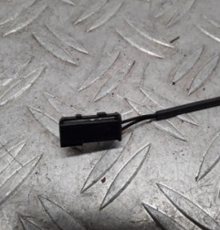 Attache ceinture arriere droit OPEL CORSA E Photo n°3