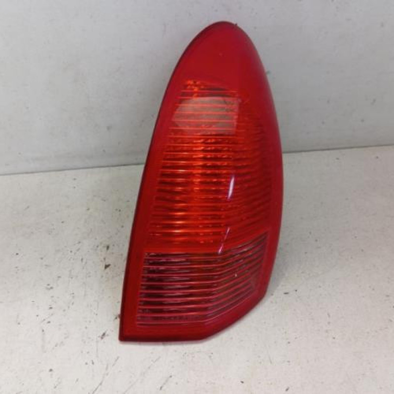 Feu arriere principal gauche (feux) ALFA ROMEO 147 Feu arriere principal gauche (feux) ALFA ROMEO 147