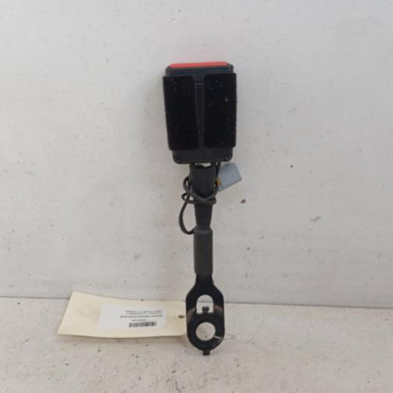 Attache ceinture avant droit PEUGEOT 2008 1