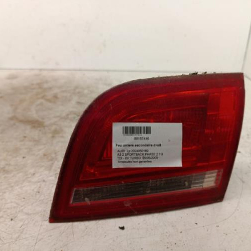 Feu arriere secondaire droit (feux) AUDI A3 2 Feu arriere secondaire droit (feux) AUDI A3 2