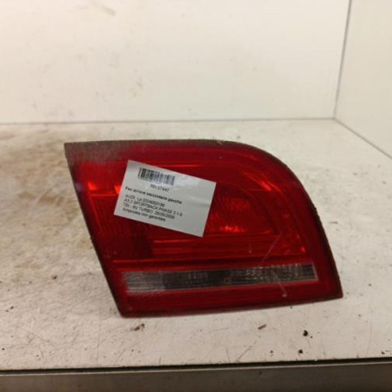 Feu arriere secondaire gauche (feux) AUDI A3 2 Feu arriere secondaire gauche (feux) AUDI A3 2