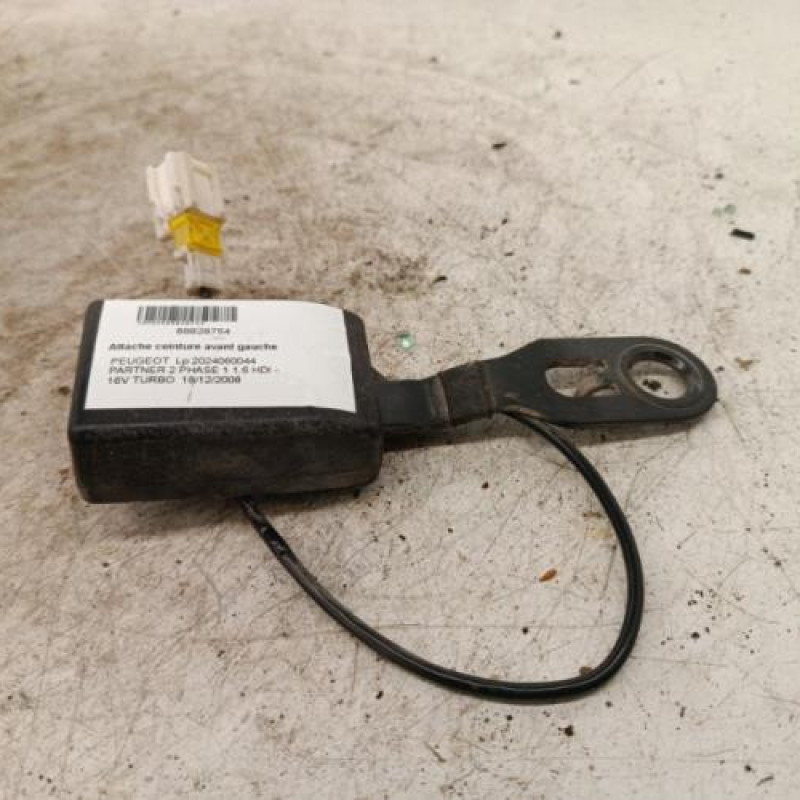 Attache ceinture avant gauche PEUGEOT PARTNER 2