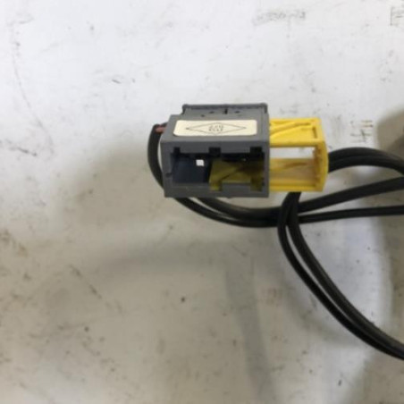 Attache ceinture avant gauche RENAULT TWINGO 1