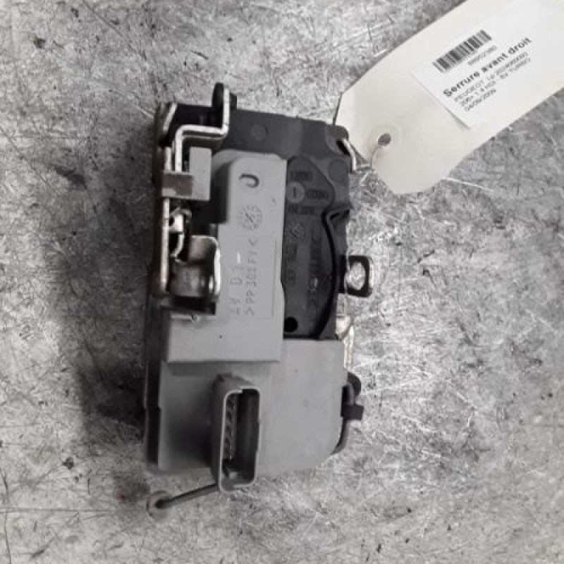 Serrure avant droit PEUGEOT 206+ Serrure avant droit PEUGEOT 206+