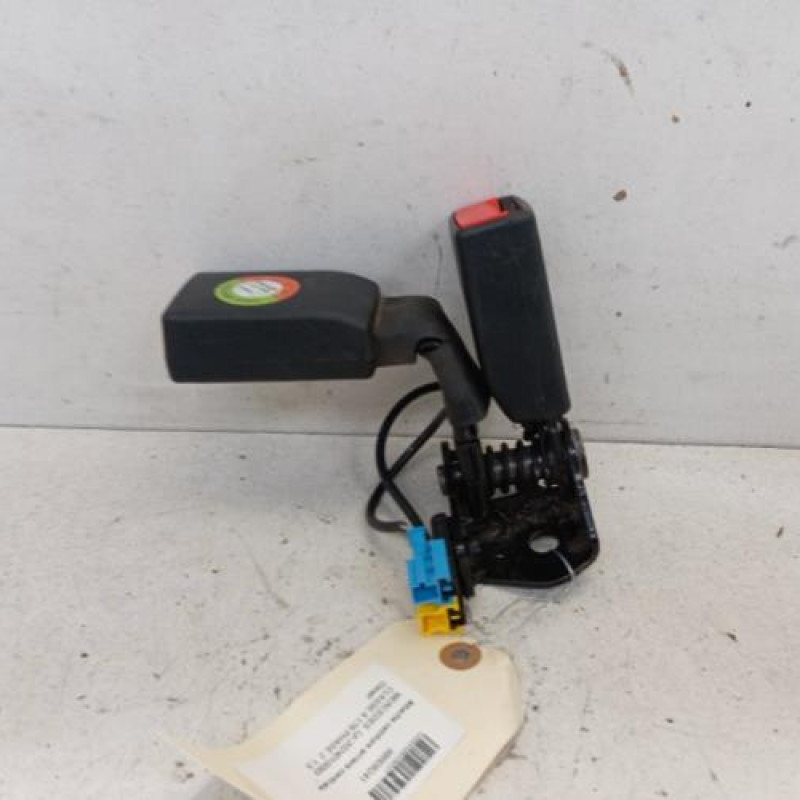 Attache ceinture arriere centrale MERCEDES CLASSE A 176