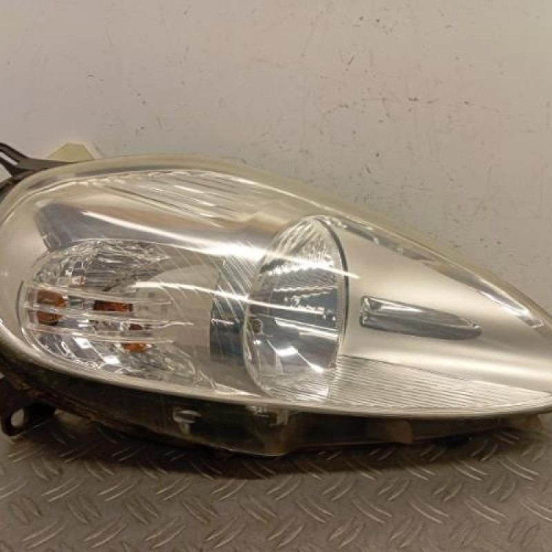 Optique avant principal droit (feux)(phare) FIAT GRANDE PUNTO