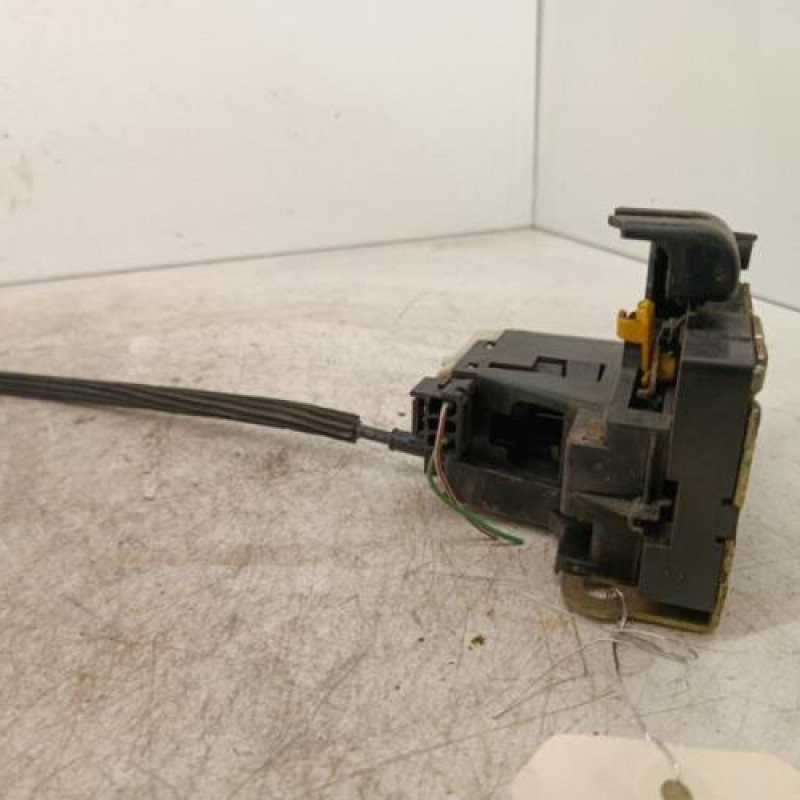 Serrure avant gauche RENAULT CLIO 2 Serrure avant gauche RENAULT CLIO 2