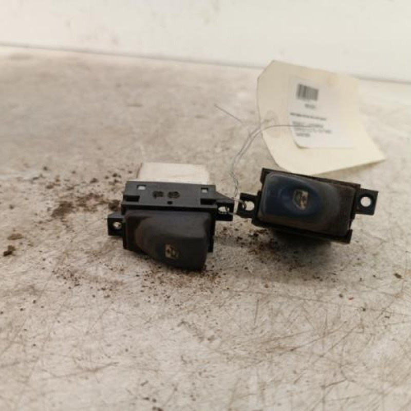 Interrupteur de leve vitre avant gauche RENAULT ESPACE 3