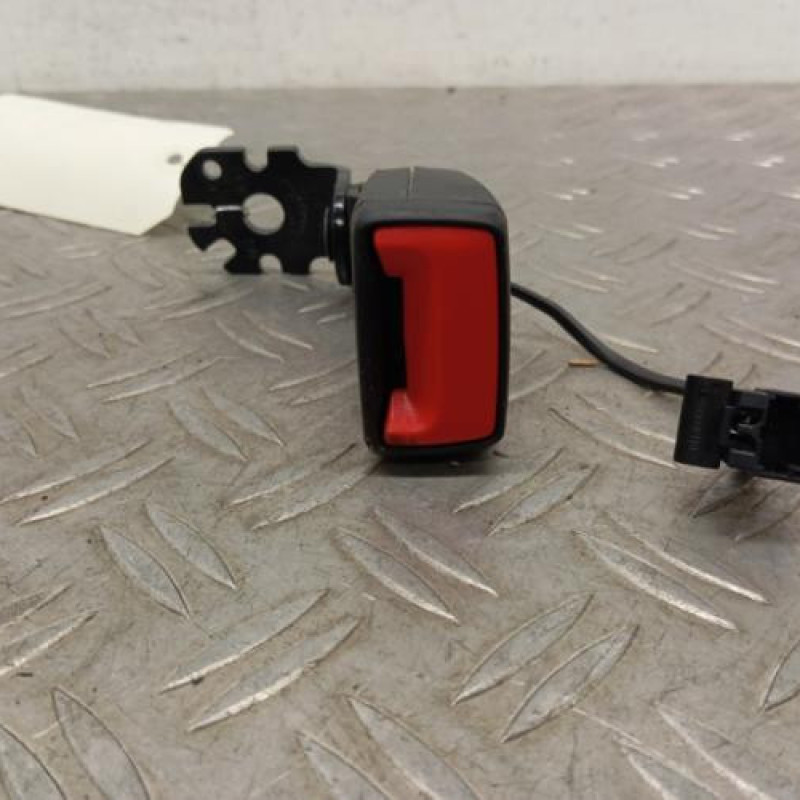 Attache ceinture arriere droit AUDI A4 4