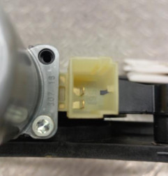 Leve vitre electrique arriere gauche AUDI A4 4 Photo n°4