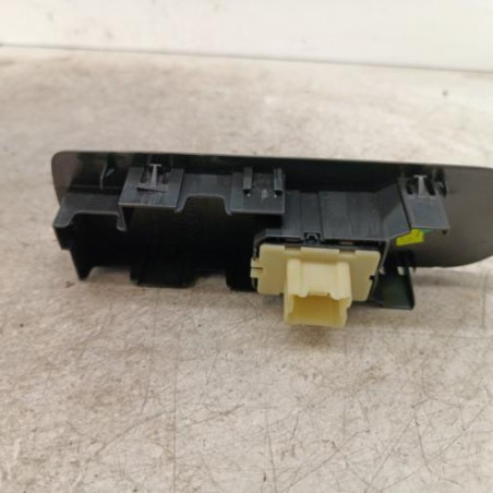 Interrupteur de leve vitre avant droit RENAULT CLIO 4