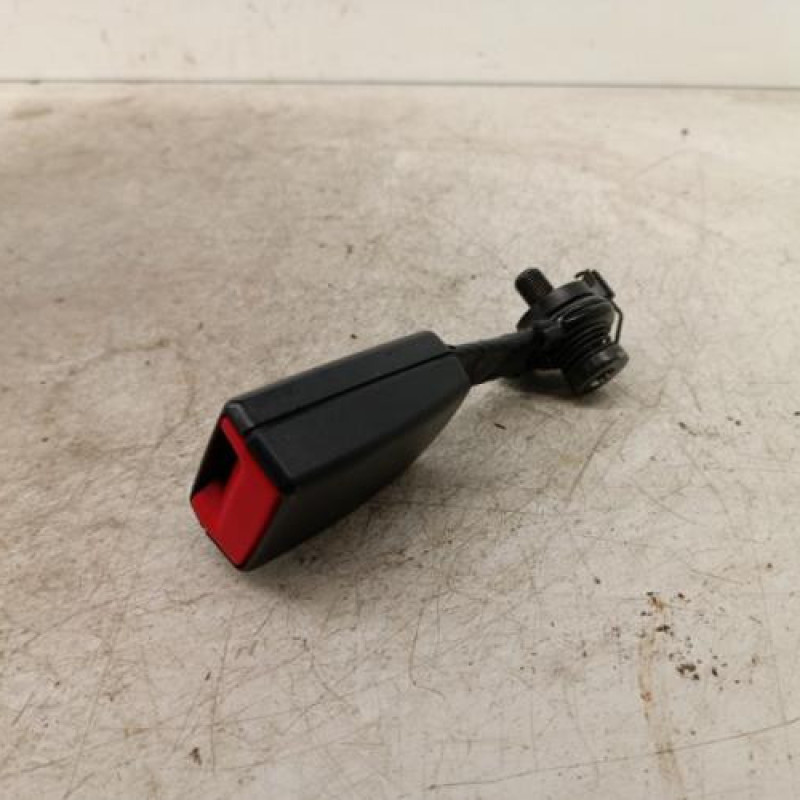 Attache ceinture arriere gauche AUDI Q5 1