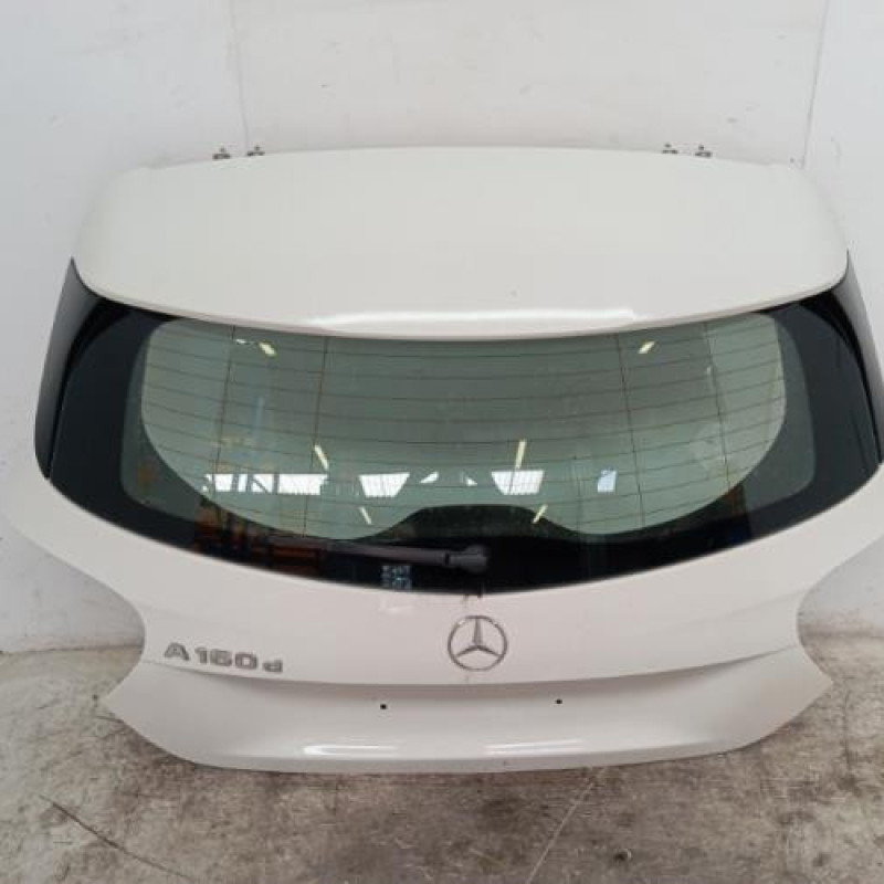 Malle/Hayon arriere MERCEDES CLASSE A 176 Malle/Hayon arriere MERCEDES CLASSE A 176
