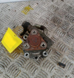 Pompe de direction VOLKSWAGEN PASSAT 4 Photo n°3