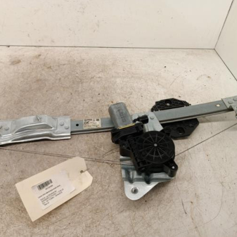 Leve vitre electrique avant droit DACIA SANDERO 2
