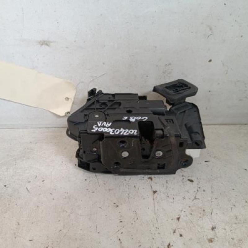 Serrure avant droit VOLKSWAGEN GOLF 6 Serrure avant droit VOLKSWAGEN GOLF 6