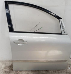 Porte avant droit TOYOTA AVENSIS VERSO Photo n°1