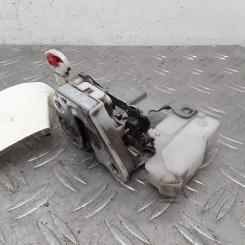 Serrure avant gauche PEUGEOT 107