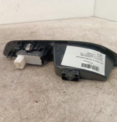 Interrupteur de leve vitre arriere droit PEUGEOT 208 2