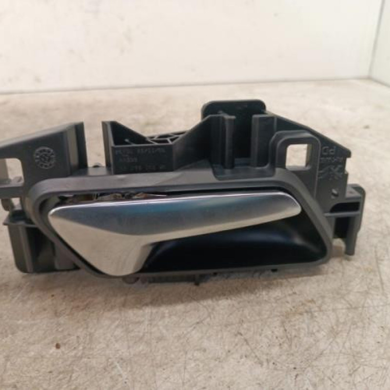 Poignee interieur avant droit PEUGEOT 208 2