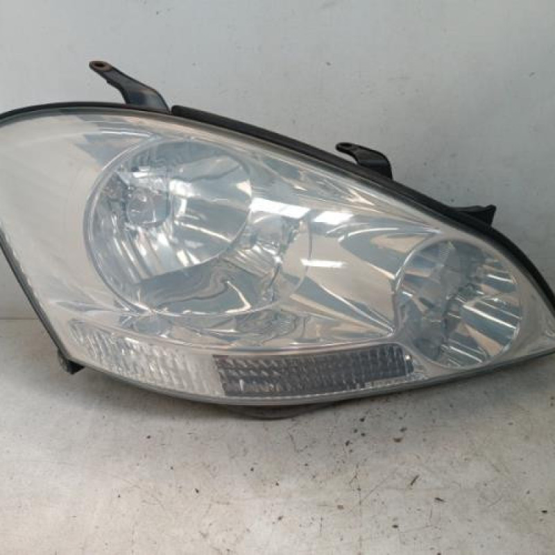 Optique avant principal droit (feux)(phare) TOYOTA AVENSIS VERSO