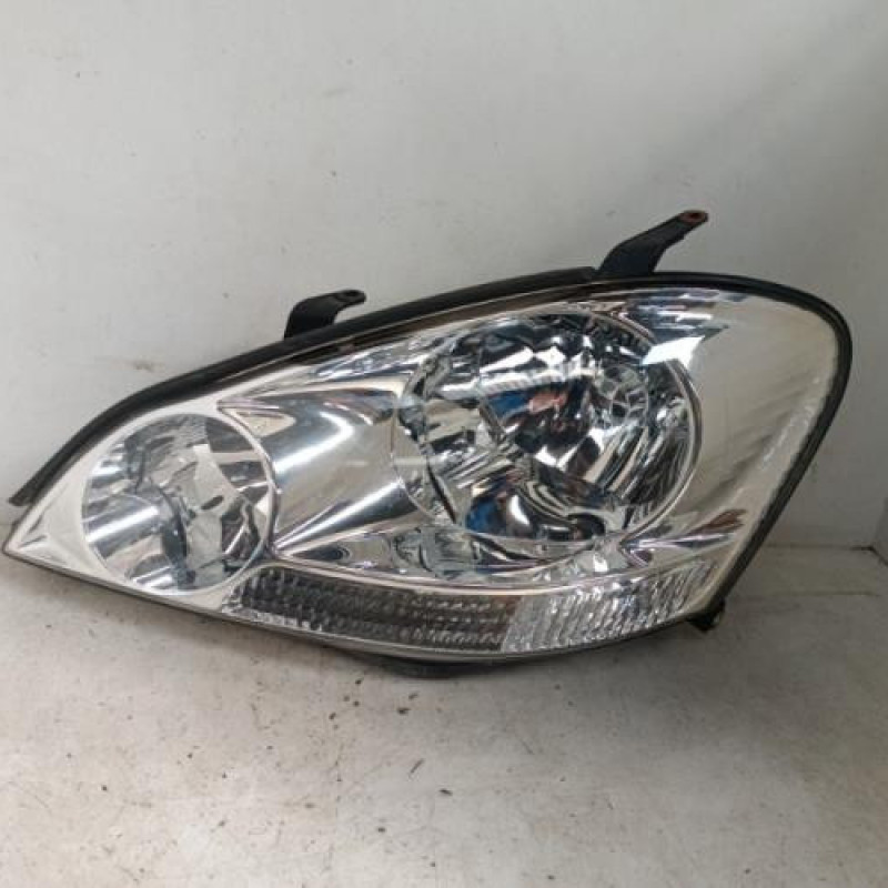 Optique avant principal gauche (feux)(phare) TOYOTA AVENSIS VERSO