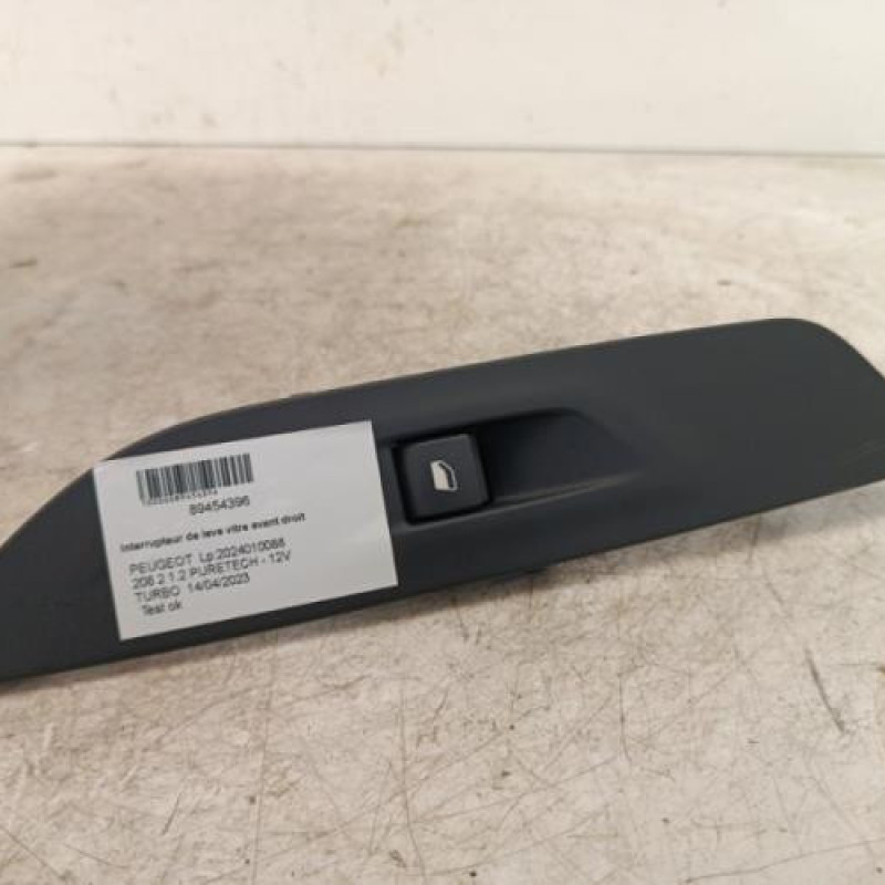 Interrupteur de leve vitre avant droit PEUGEOT 208 2