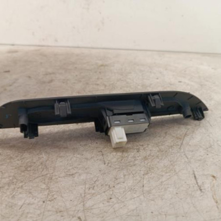 Interrupteur de leve vitre avant droit PEUGEOT 208 2