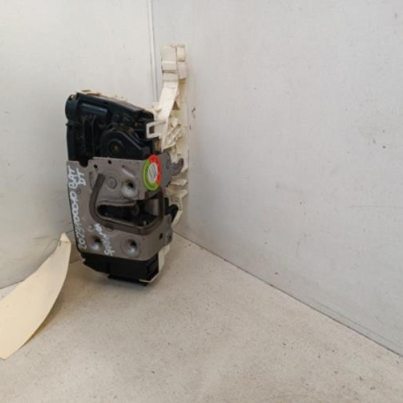 Serrure de porte de coffre droite MERCEDES SPRINTER 3