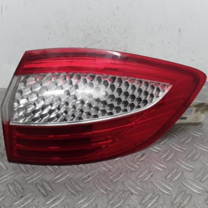 Feu arriere principal droit (feux) FORD MONDEO 3 Feu arriere principal droit (feux) FORD MONDEO 3