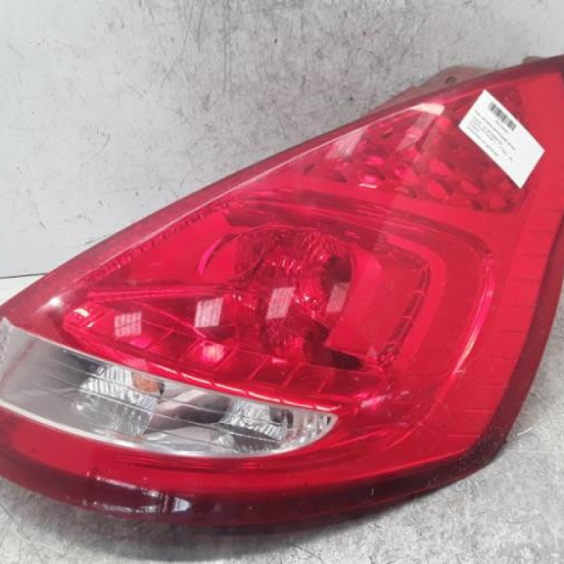 Feu arriere principal droit (feux) FORD FIESTA 6 Feu arriere principal droit (feux) FORD FIESTA 6