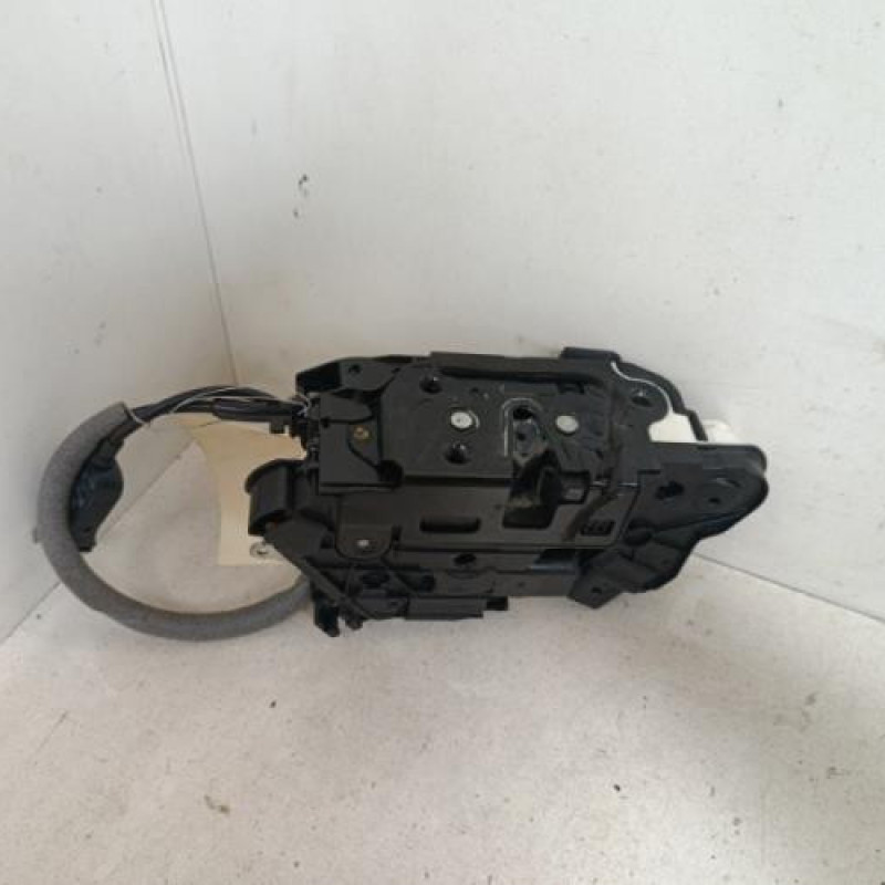 Serrure avant gauche VOLKSWAGEN TIGUAN 1 Serrure avant gauche VOLKSWAGEN TIGUAN 1