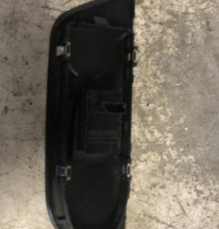 Interrupteur de leve vitre arriere droit BMW X1 E84