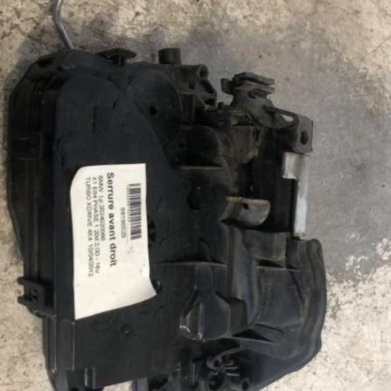 Serrure avant droit BMW X1 E84 Serrure avant droit BMW X1 E84