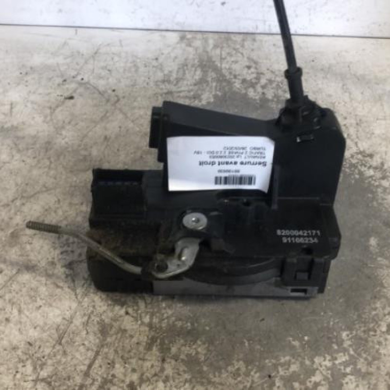 Serrure avant droit RENAULT TRAFIC 2