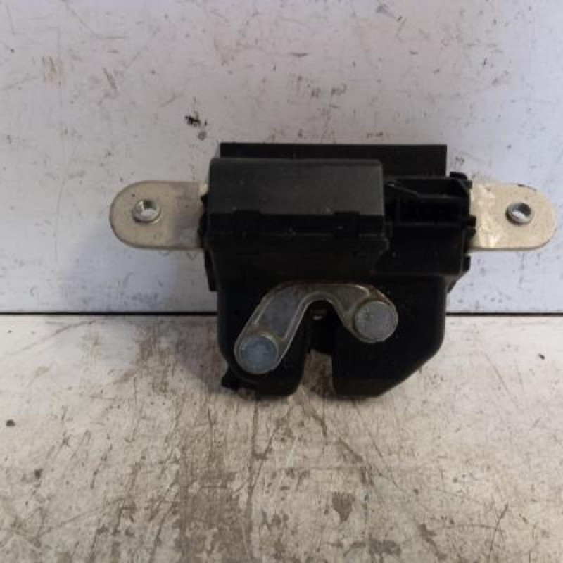 Serrure de hayon FIAT 500 2 Serrure de hayon FIAT 500 2