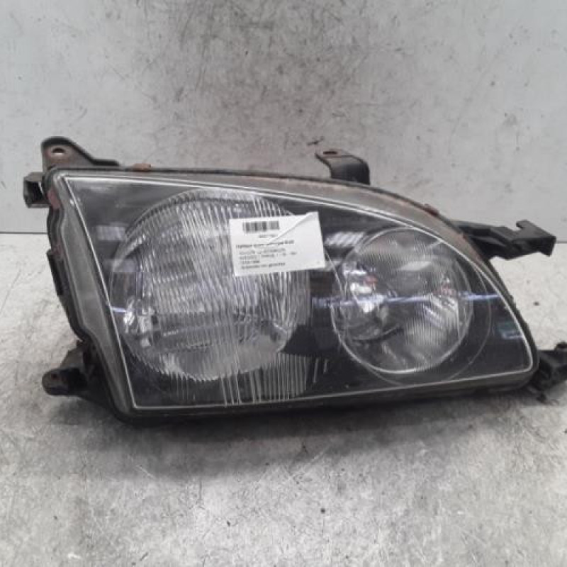 Optique avant principal droit (feux)(phare) TOYOTA AVENSIS 1