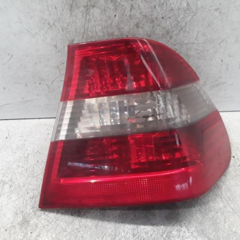 Feu arriere principal droit (feux) BMW SERIE 3 E46 Feu arriere principal droit (feux) BMW SERIE 3 E46