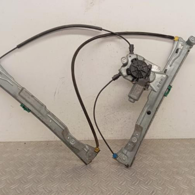 Leve vitre electrique avant gauche RENAULT CLIO 3