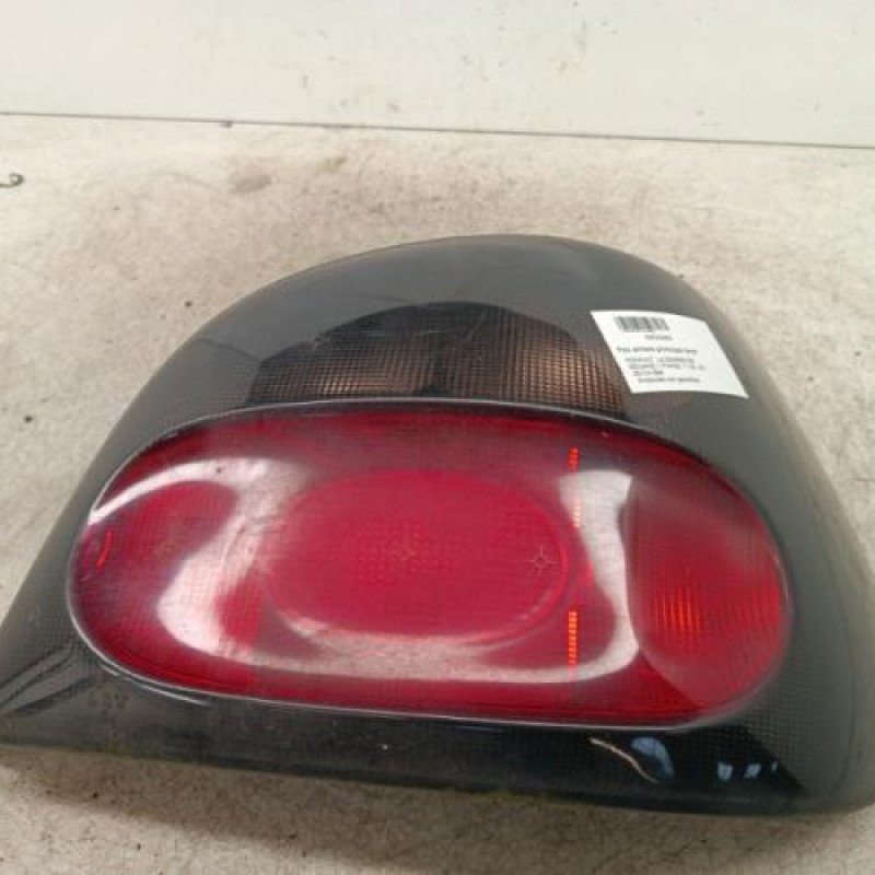 Feu arriere principal droit (feux) RENAULT MEGANE 1 Feu arriere principal droit (feux) RENAULT MEGANE 1