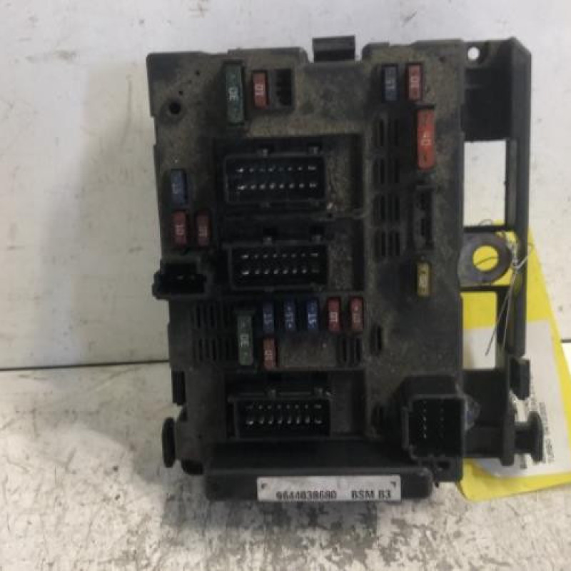 Boitier servitude moteur (BSM) PEUGEOT 406 Boitier servitude moteur (BSM) PEUGEOT 406