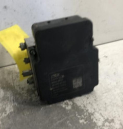 Bloc ABS (freins anti-blocage) TOYOTA YARIS 3