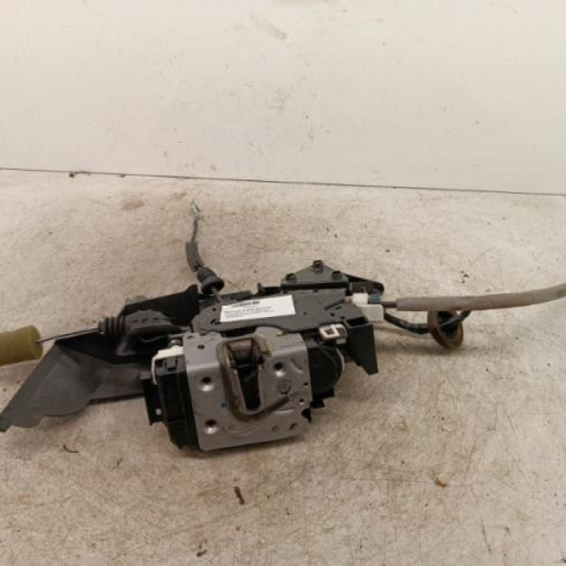 Serrure avant gauche MERCEDES CLASSE C 204