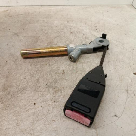 Attache ceinture avant droit RENAULT 179 YP 29