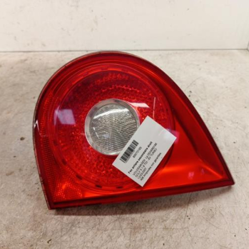 Feu arriere secondaire droit (feux) VOLKSWAGEN GOLF 5 Feu arriere secondaire droit (feux) VOLKSWAGEN GOLF 5